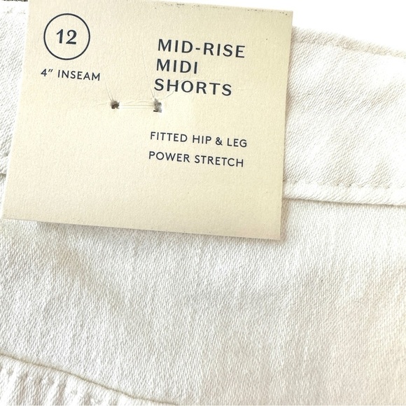NWT Mid-Rise Raw Hem Midi Jean Shorts in White Size 12/31 - Picture 9 of 12